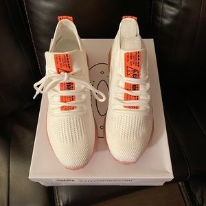 Steve Madden Sneakers